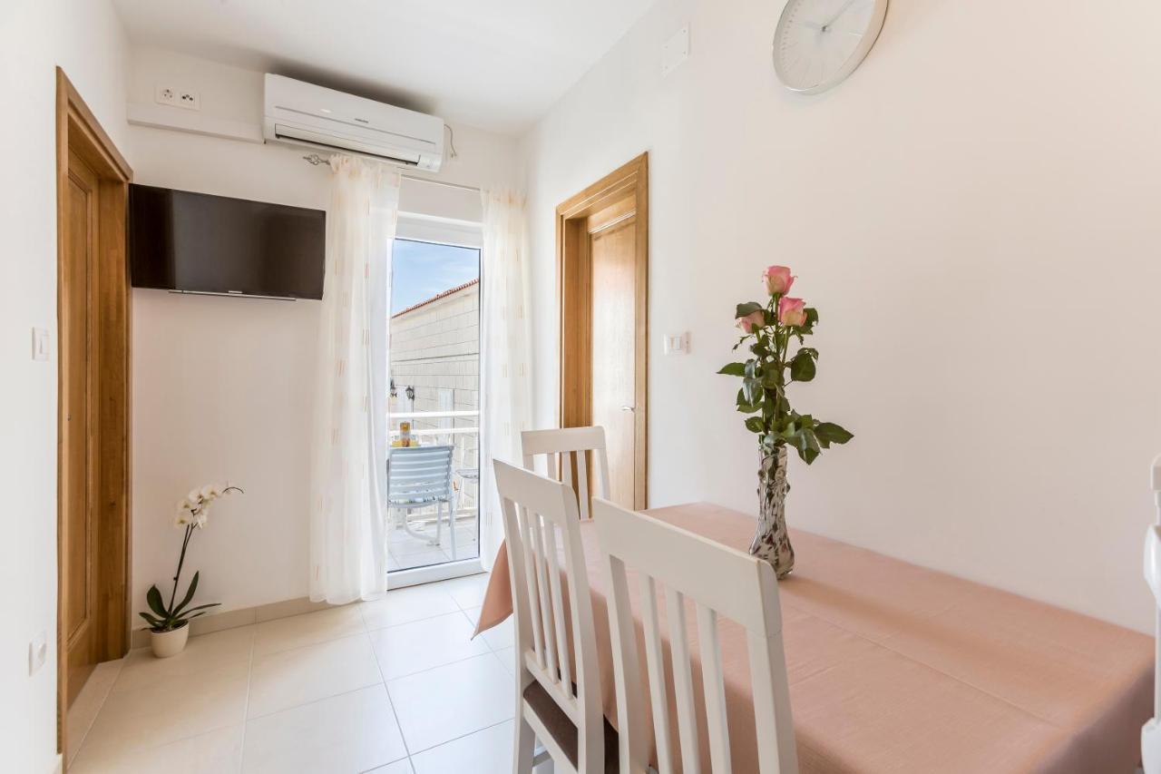 Apartmani Bezmalinovic Bol Exterior foto