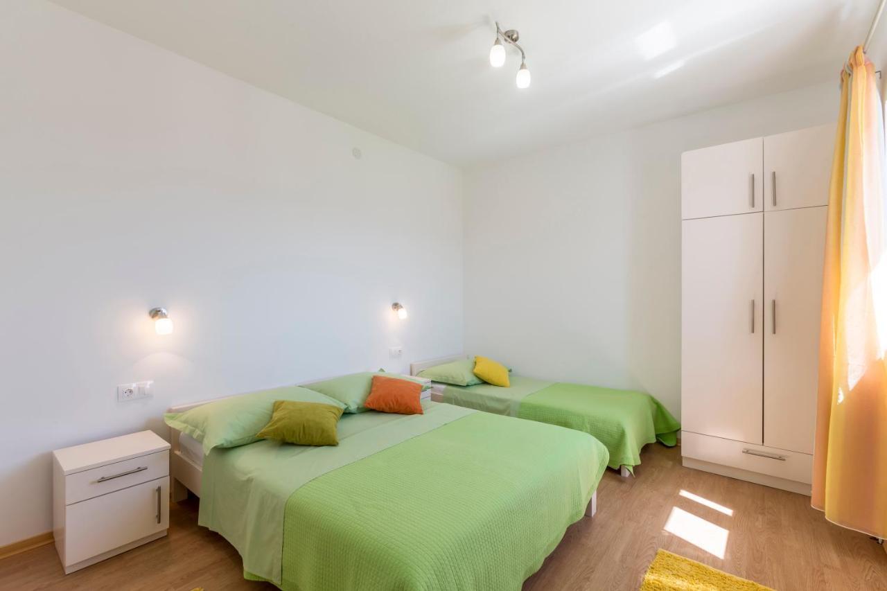 Apartmani Bezmalinovic Bol Exterior foto