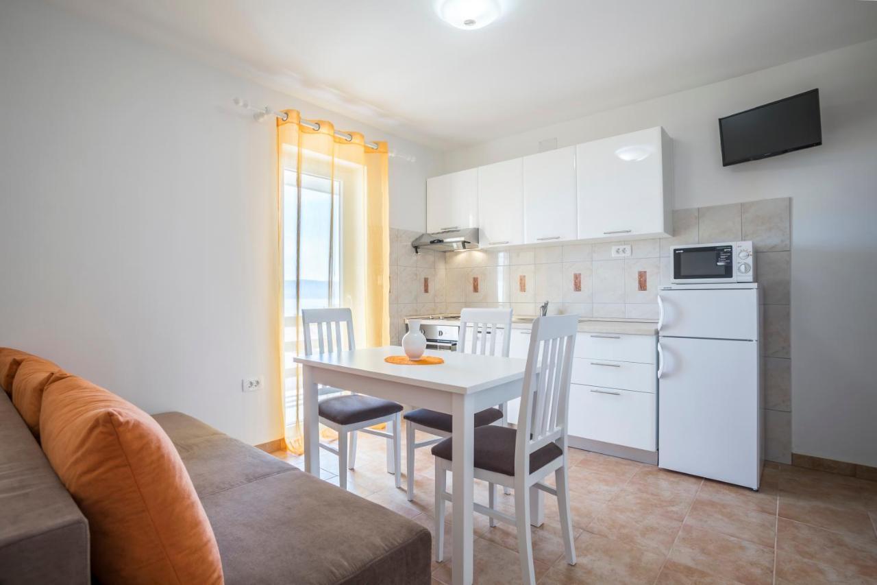 Apartmani Bezmalinovic Bol Exterior foto