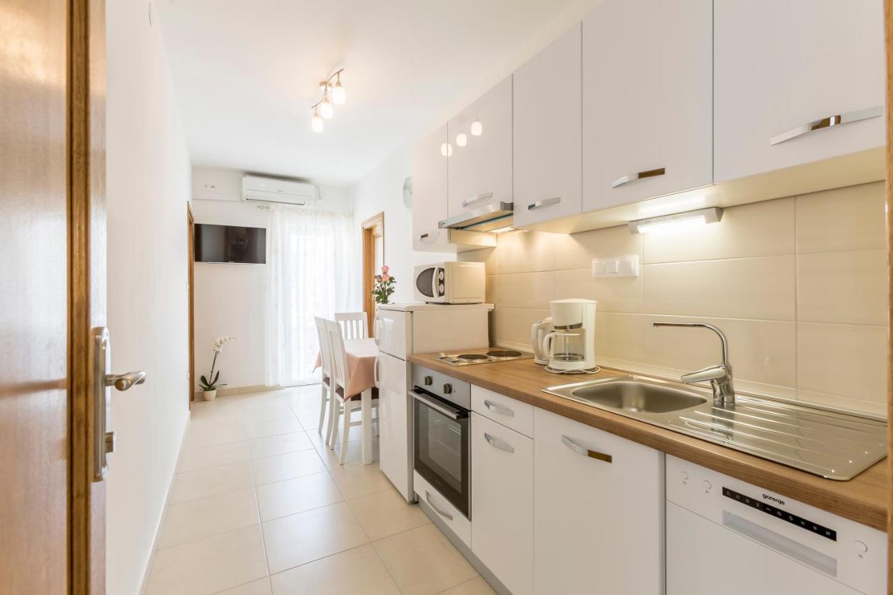 Apartmani Bezmalinovic Bol Exterior foto