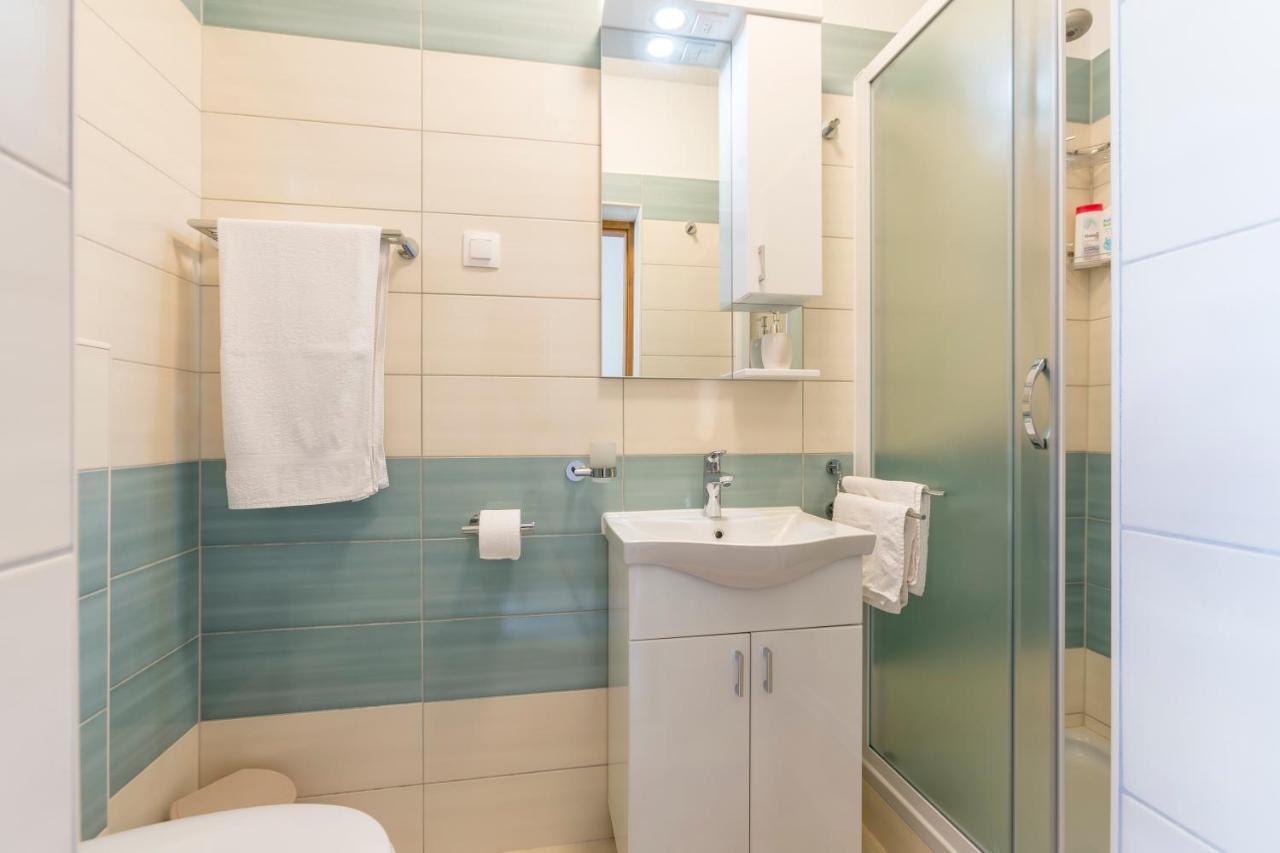 Apartmani Bezmalinovic Bol Exterior foto