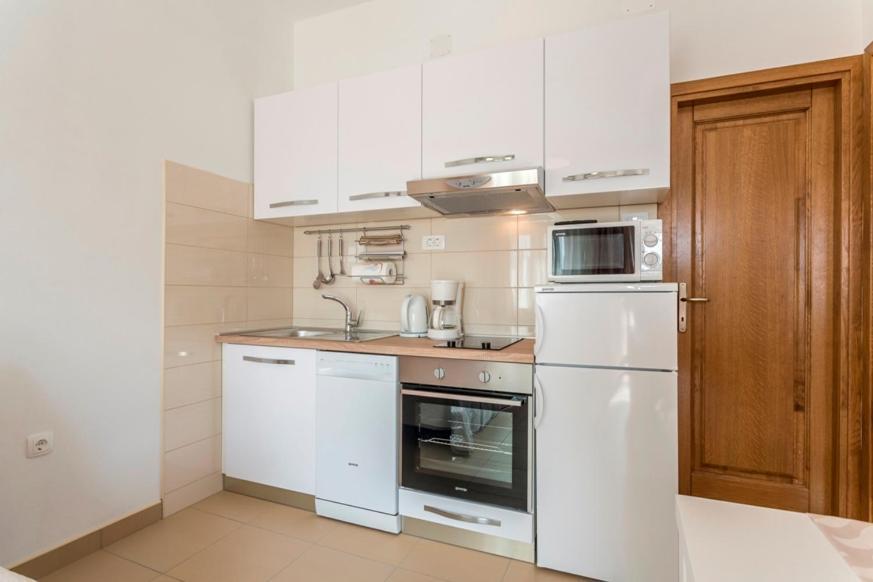 Apartmani Bezmalinovic Bol Exterior foto