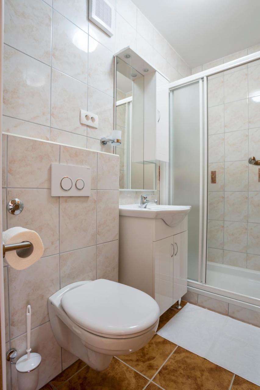 Apartmani Bezmalinovic Bol Exterior foto