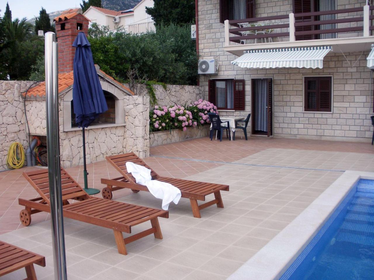 Apartmani Bezmalinovic Bol Exterior foto